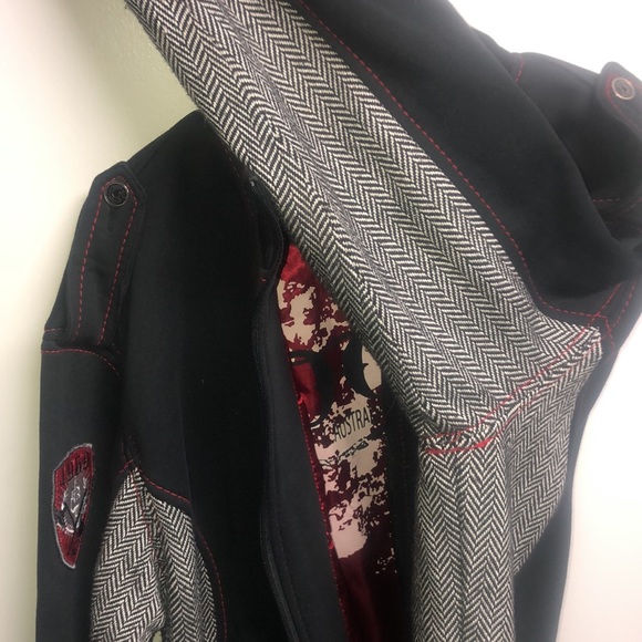 Used Men’s Coogi XL Jacket. Black, Gray & Red with Red Lining - Picture 10 of 10